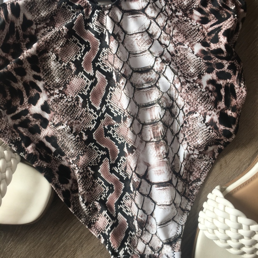 MISSGUIDED SWIM ONE PIECE - Picture 12 of 13